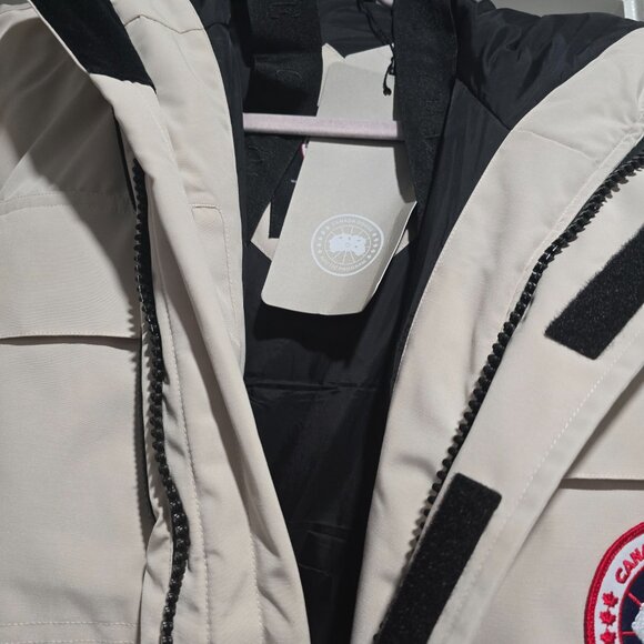 Luxury Brand Goose Parka - Picture 5 of 15